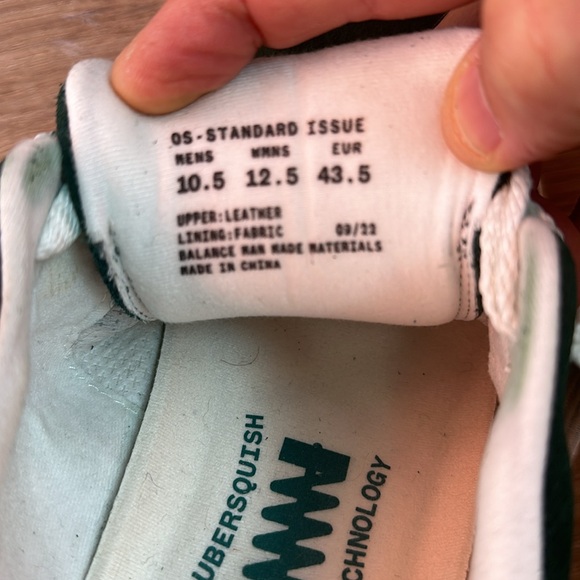 Simple shoes NWOT men’s 10.5 // 43.5 - Picture 4 of 4